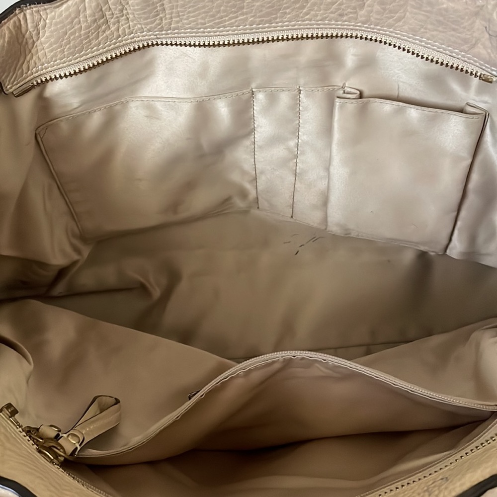 Coach light tan/cream Hampton shoulder bag. - Picture 5 of 16